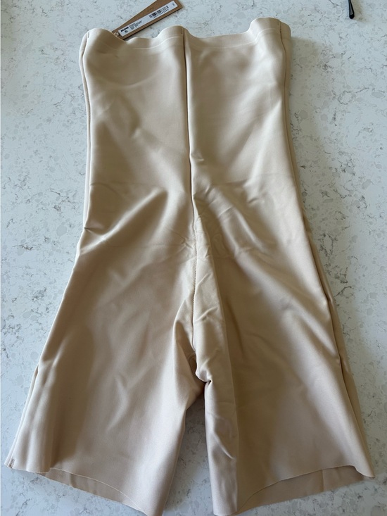 SKIMS Other - SKIMS Medium High-Waisted Shapewear in “Sand”